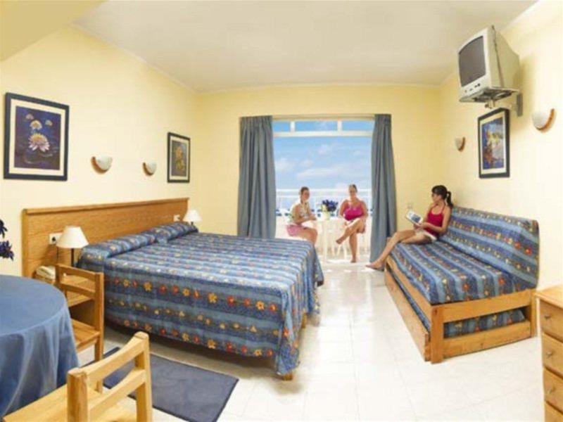 Aparthotel Catalina San Antonio  Exterior photo
